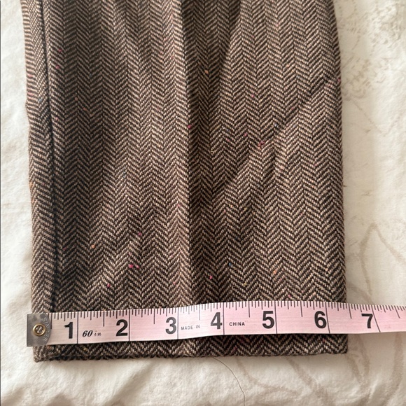 Trousers - Picture 10 of 11